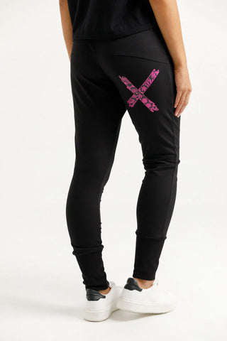 Homelee Apartment pants -Winter Black/Orchid Damask X