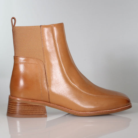 Minx -Strider Tan Boot